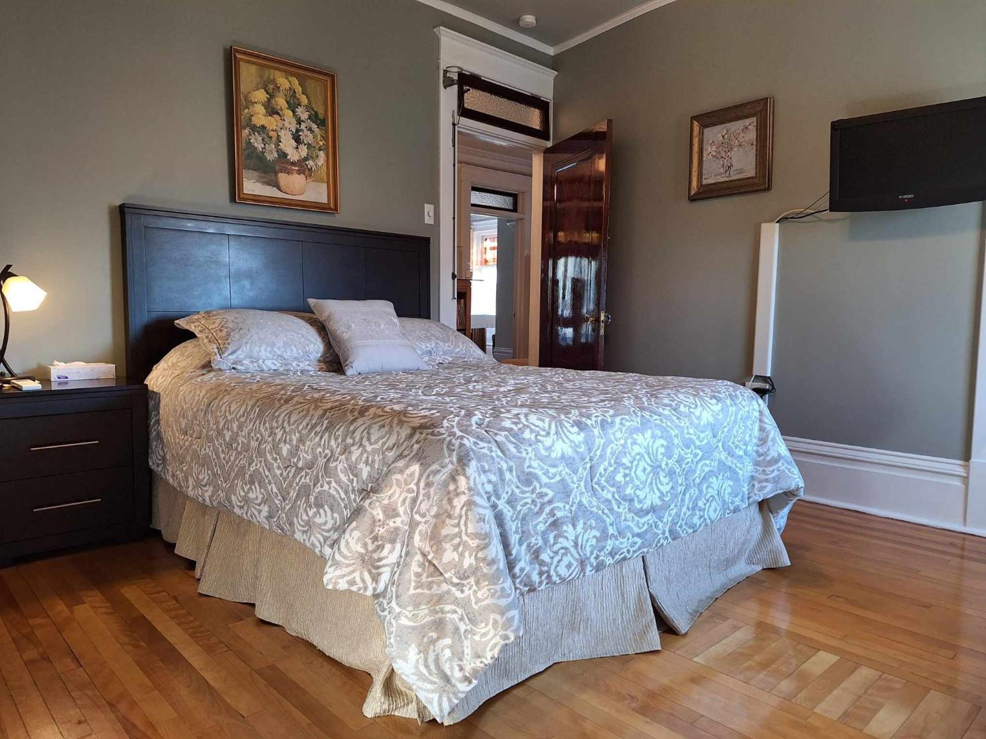 Le 100 St-Laurent Louiseville Extérieur photo